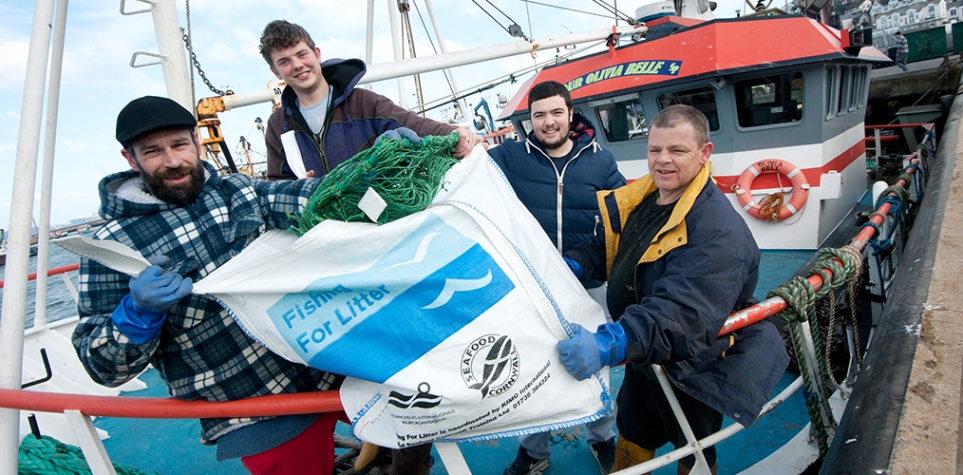Photo: Fishing for Litter